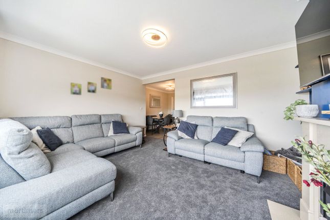 28, Woodcrest, Blackburn photo 4