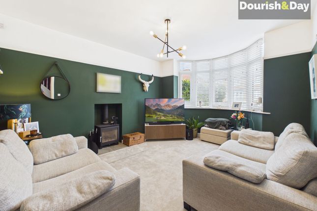 4 Highfield Grove, Stafford photo 2