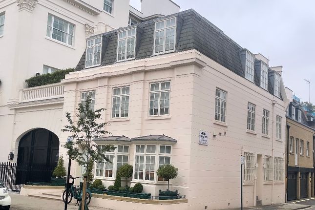 Thumbnail Town house for sale in Wilton Street, Belgravia