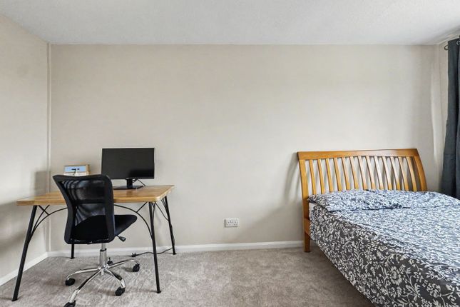 22, Falconer Avenue, Stowmarket photo 4