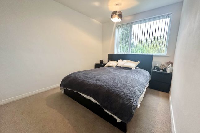 Terraced house for sale in Alsop Close, Dunstable
