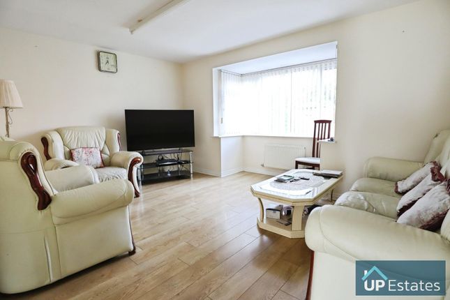64, Chorley Way, Coventry photo 2