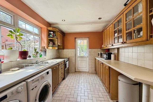 9 Ashley Drive, Stockport photo 4