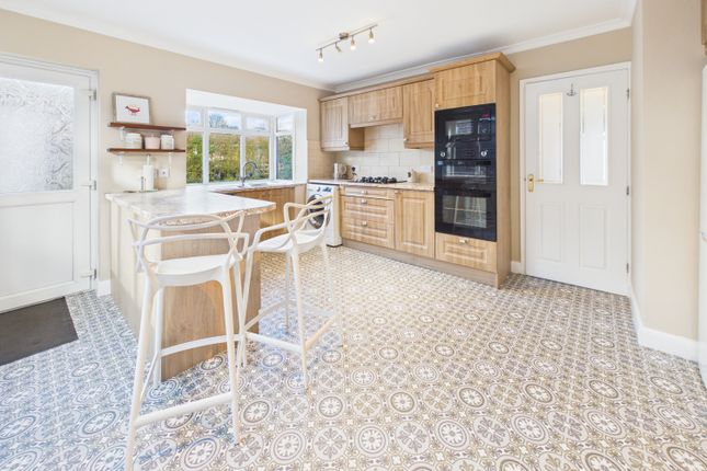 4, Cheetham Avenue, Dronfield photo 5