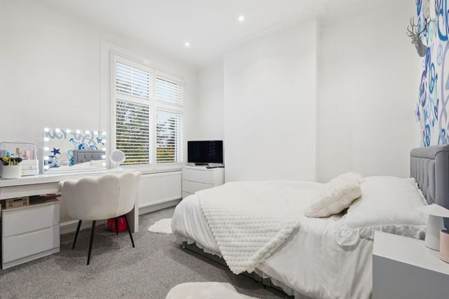 7 Queens Road, Loughton photo 4