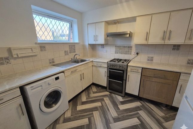 Flat 5, Ryans Court, Luton photo 3