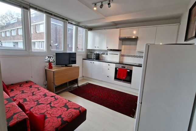 Flat 13, Walnut Tree House, 58, Tregunter Road, London photo 2