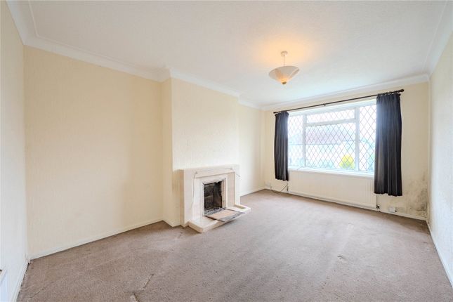 66, Carr Manor Crescent, Leeds photo 4