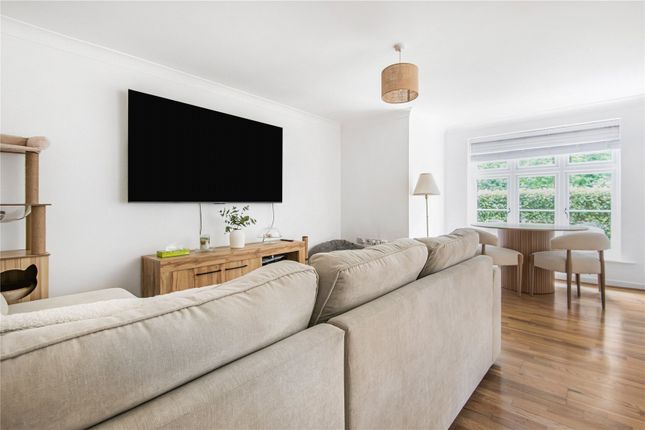 37, Wharf Way, Kings Langley photo 4