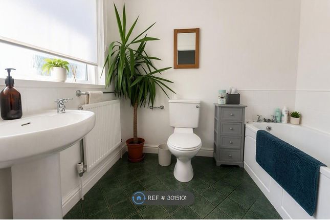 Flat, Channel View Crescent Portishead, Bristol photo 5