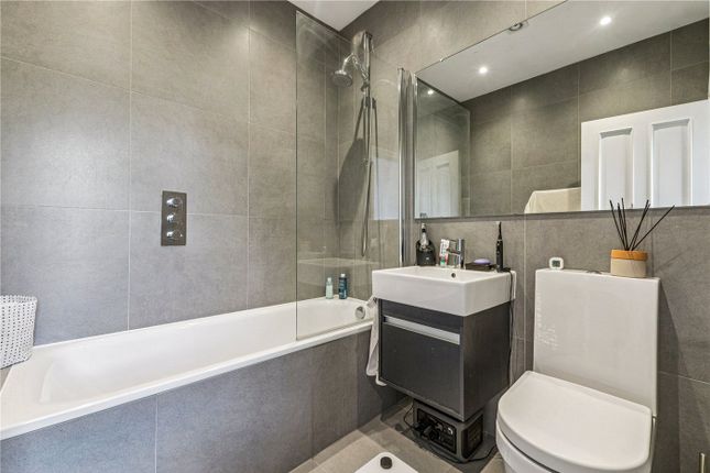 Flat C, 13, Aldridge Road Villas, London photo 5