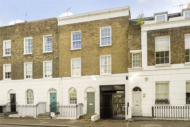 Flat to rent in St. Peter's Street, Angel