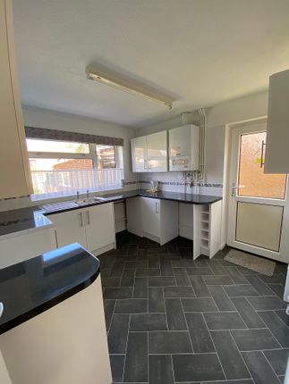 Bungalow to rent in Wembley Avenue, Mayland