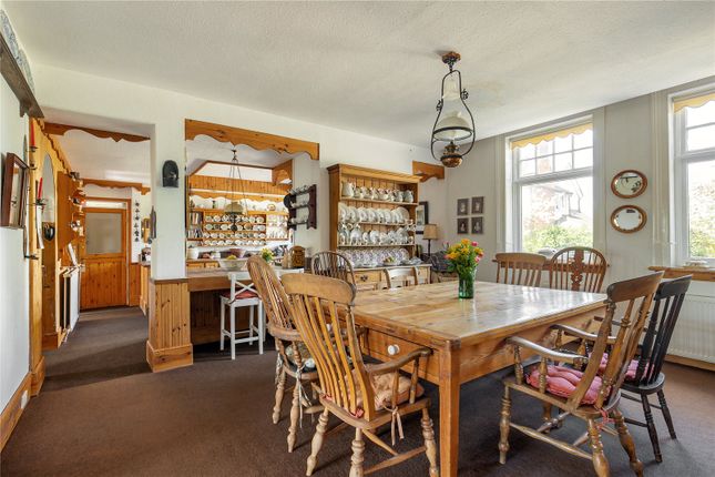 Kitchen/ Dining