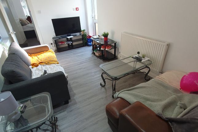 72b Richards Street, Cardiff photo 4