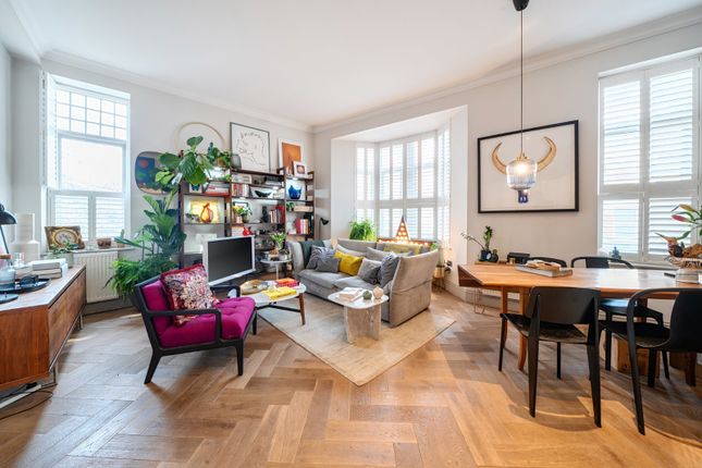 2-bed flat on 292A, Streatham High Road, London, £425,000