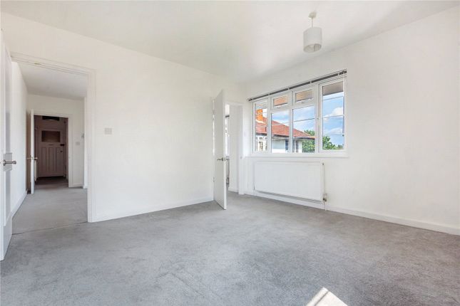 21, Walpole Court, Twickenham photo 3