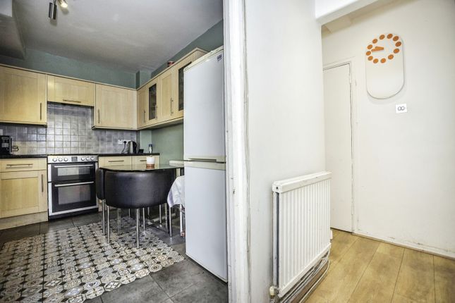 Flat for sale in Goldsmith Road, London