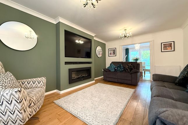 9 Coed Duffryn, Aberdare photo 3