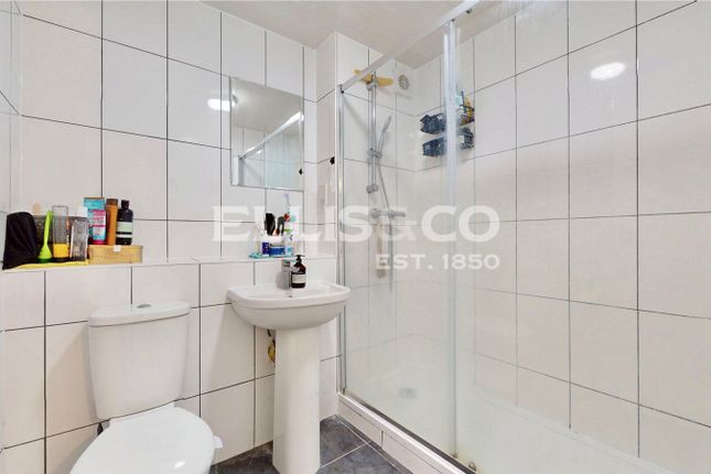 Flat 14,, Foxglove Court, Wembley photo 5