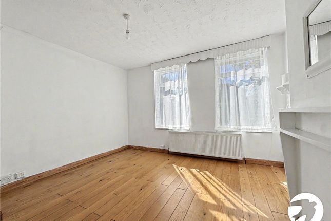 45, Hassop Walk, Eltham photo 3