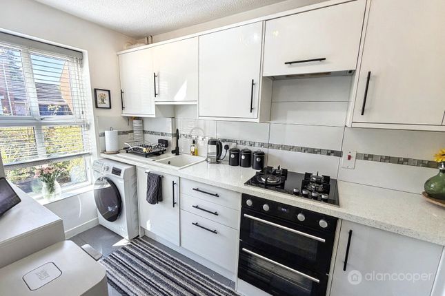 31 Penshurst Way, Nuneaton, Warwickshire photo 4
