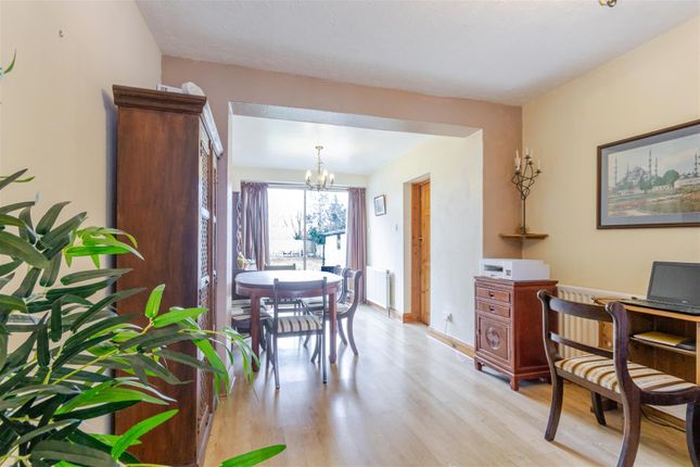 88, East Towers, Pinner photo 4