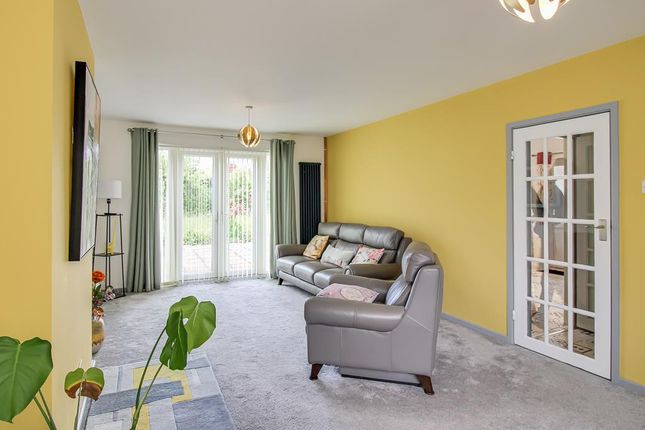 11, Ashurst Avenue, Southend-on-Sea photo 3
