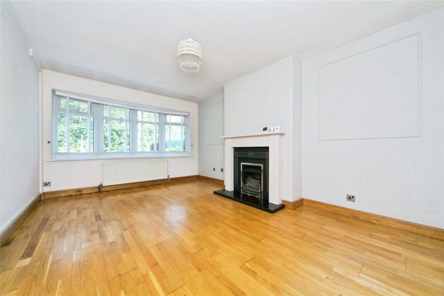 74, Top Llan Road, Colwyn Bay photo 2
