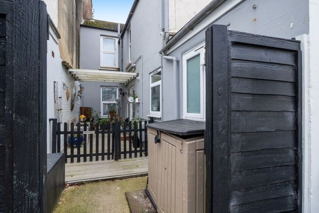 2-bed house on Sharlin Cottage Nyewood Place, Bognor Regis, £160,000
