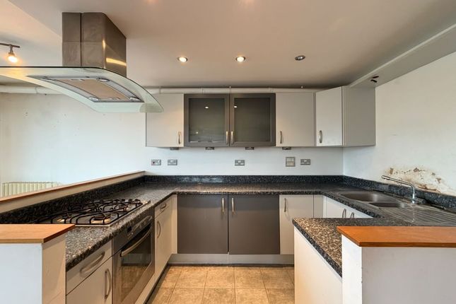 36, Hanover Avenue, London photo 2