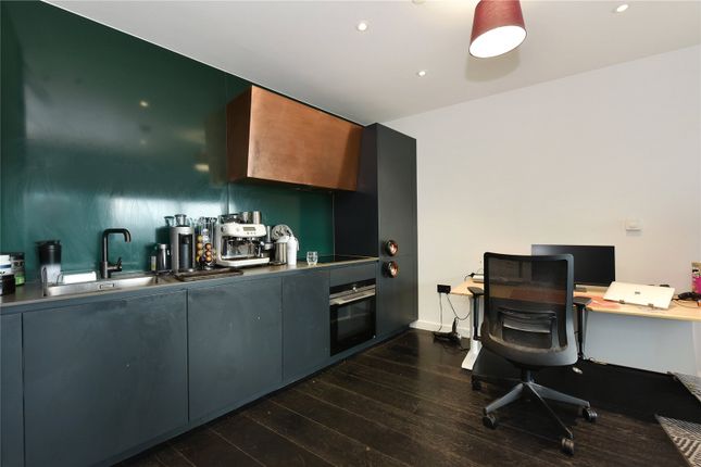 1011, 10 Cutter Lane, London photo 4