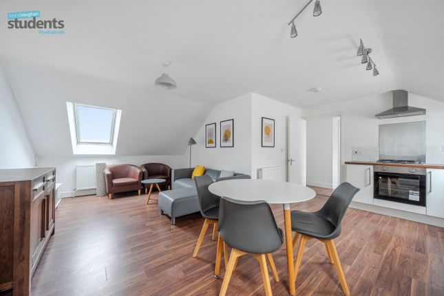 711F125A-dc3c-4A0...