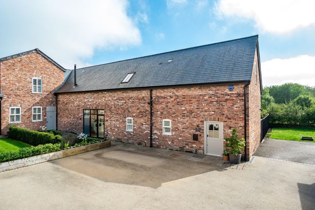 Threshers Barn, Bank House Farm,, Altrincham Road, Cheshire photo 2