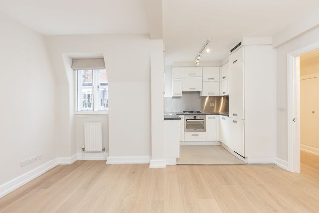 Thumbnail Flat to rent in Wyndham House, Sloane Square, London