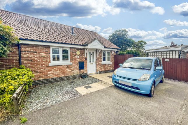 2-bed house on 40, Arnold Pitcher Close, North Walsham, £220,000