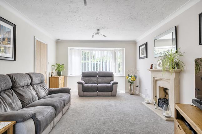 8, Wentworth Close, Chippenham photo 2