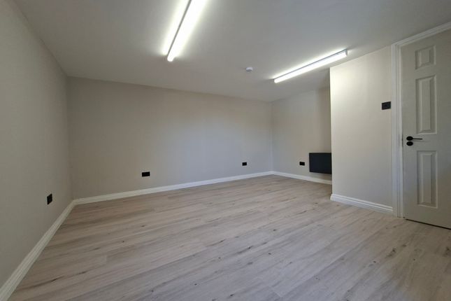 112, Montagu Road, London photo 3