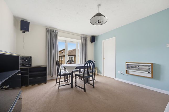 70, Abbeyfields Close, London photo 2