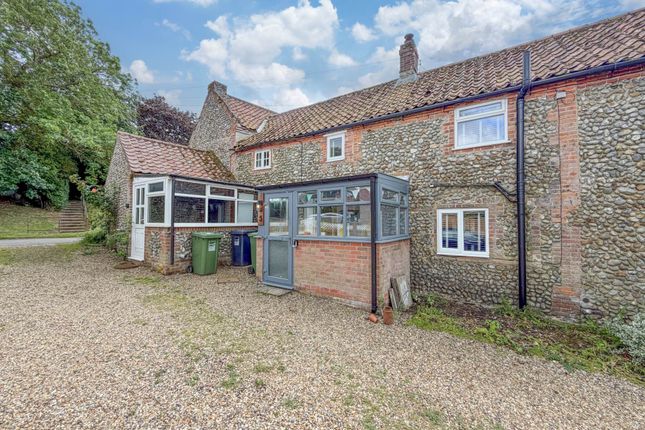 2-bed house on 5 Church Cottages, The Street, Holt, £250,000