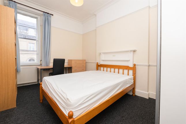 Flat-2-57-Queens-Road-Bs8-1Ql-10.Jpg