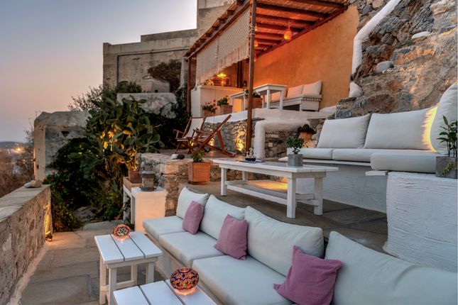 Villa for sale in Syrah, Syros, Cyclade Islands, South Aegean, Greece