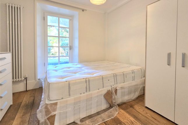 Flat A, 100, Shooters Hill Road, London photo 5