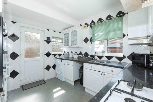 4, Sackville Crescent, Worthing photo 4