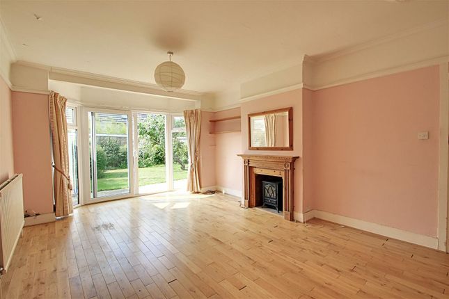 Flat 1, Newlands, 32 Langley Hill, Kings Langley photo 2