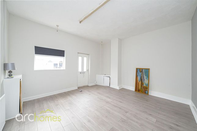 113 Atherton Road, Wigan photo 2