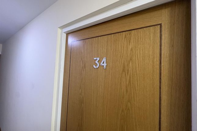 Flat 34, 150 Victoria Road, Swindon photo 5