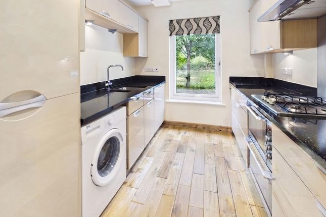 25 Marsden Gardens, Dartford photo 3