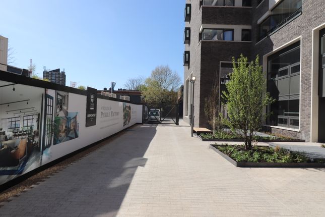 Thumbnail Flat for sale in New Tannery Way, Bermondsey