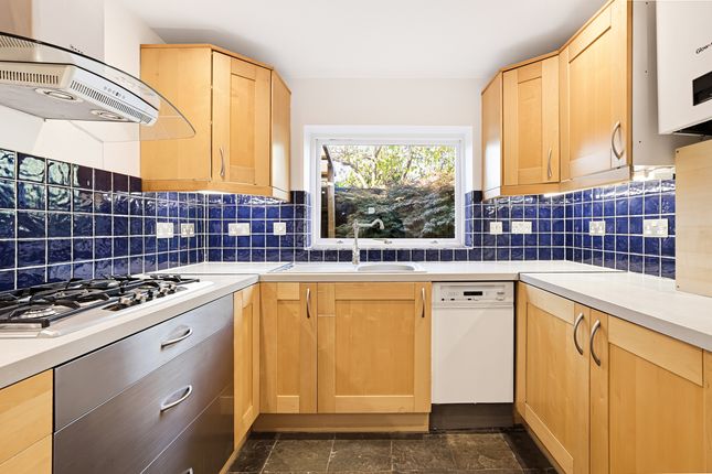 69 Enfield Road, Brentford photo 3